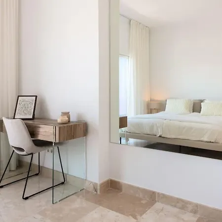 Gated Elegant Penthouse In Paraiso Pueblo شقة