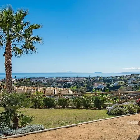 شقة Gated Elegant Penthouse In Paraiso Pueblo إِستيبونا
