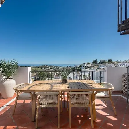 Gated Elegant Penthouse In Paraiso Pueblo شقة